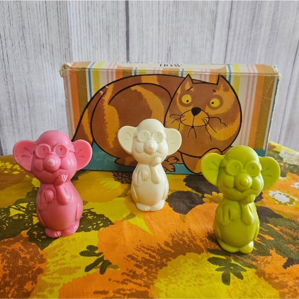 VTG Avon Three Nice Mice Children's Soap Set - Pink, Green, & White Mouse Soaps